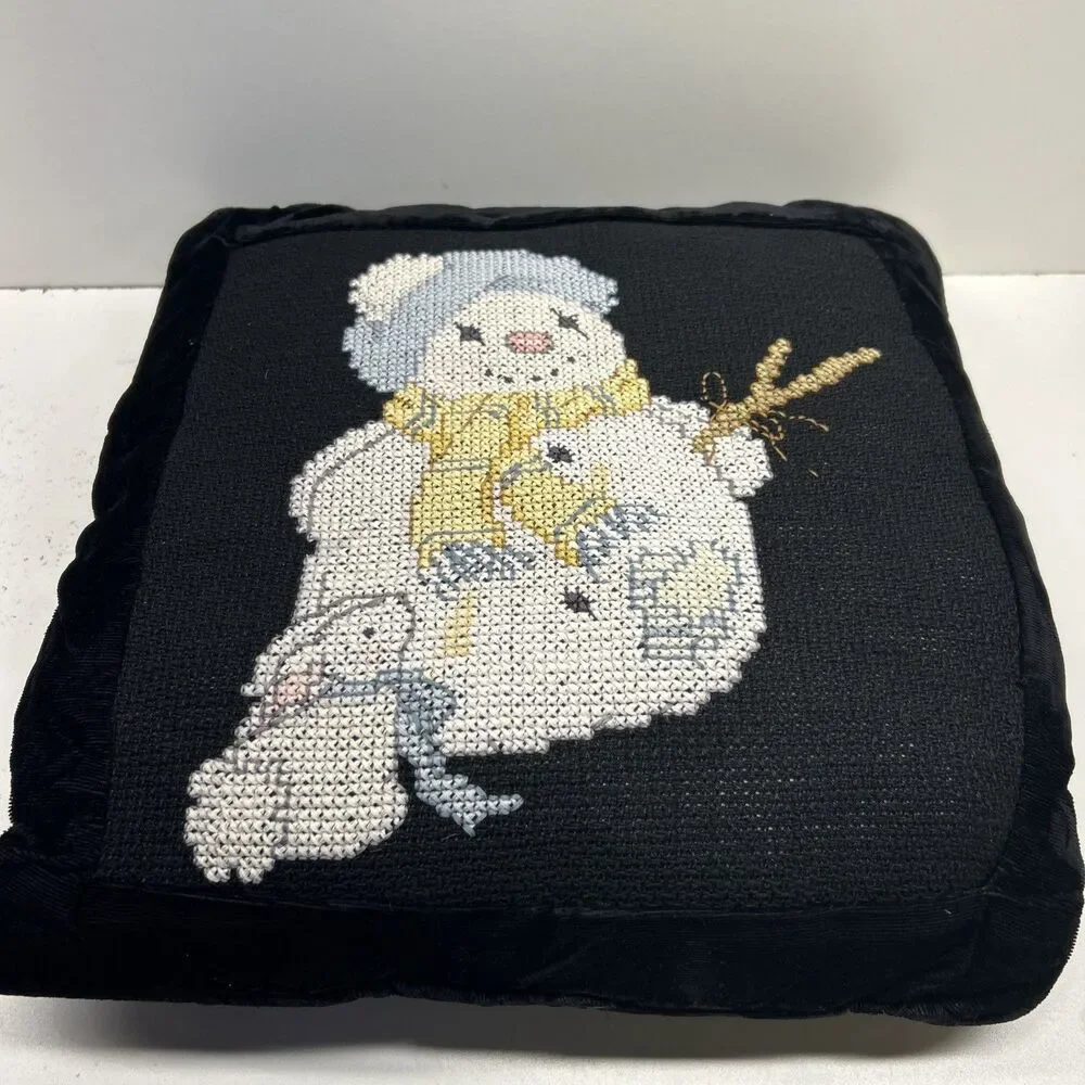 Pair VTG‎ Decorative Needlepoint Pillows Christmas Snowman Black Velvet 14”x14”